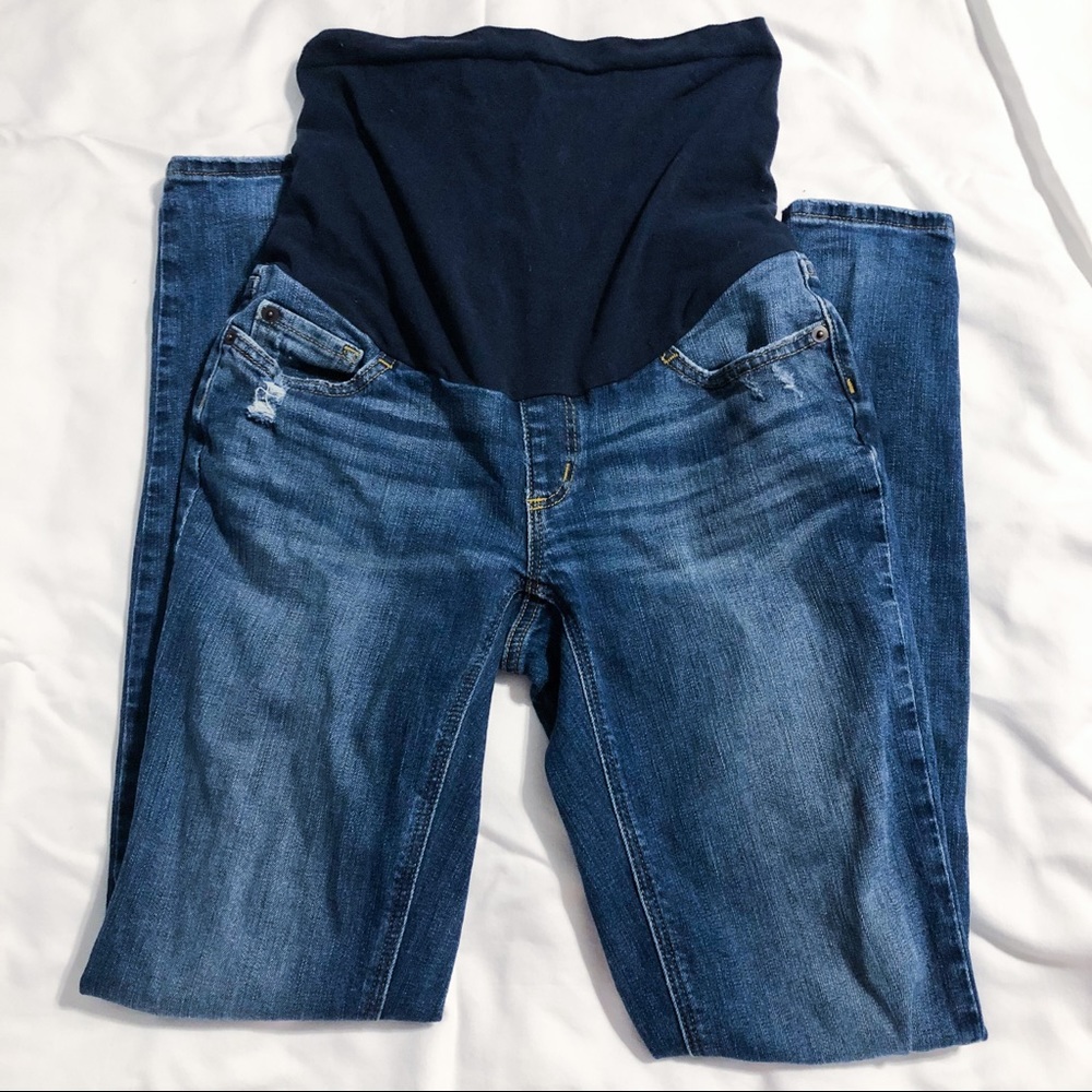 DISC SHIP! Ripped/Distressed Maternity Jeans 🤰🏻